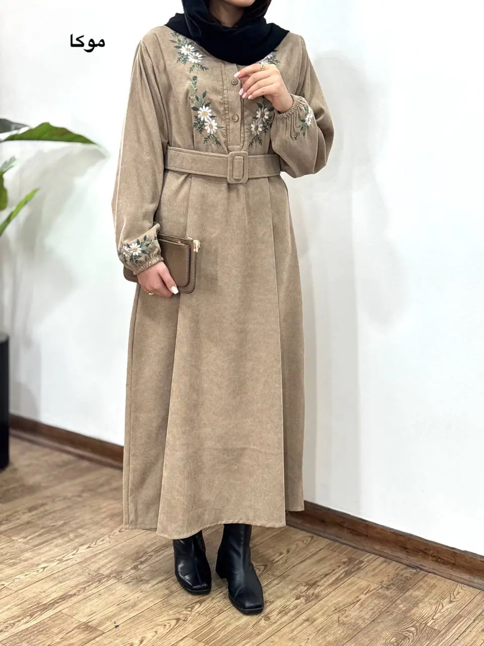 پیراهن مانتویی گلدوزی بابونه همراه با کمربند